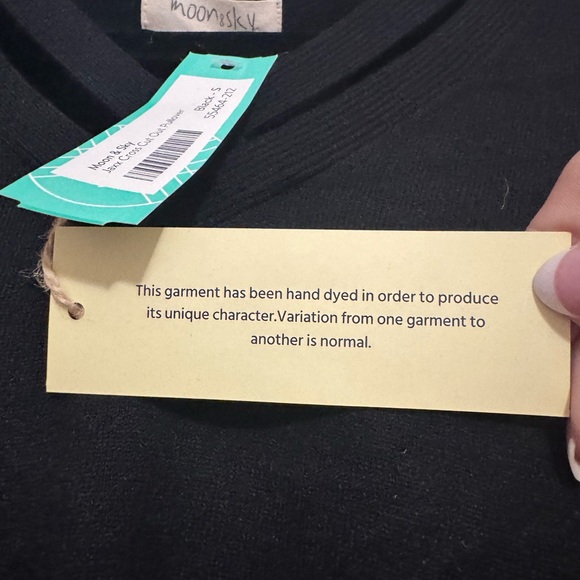 Black sweater, new - Picture 7 of 7